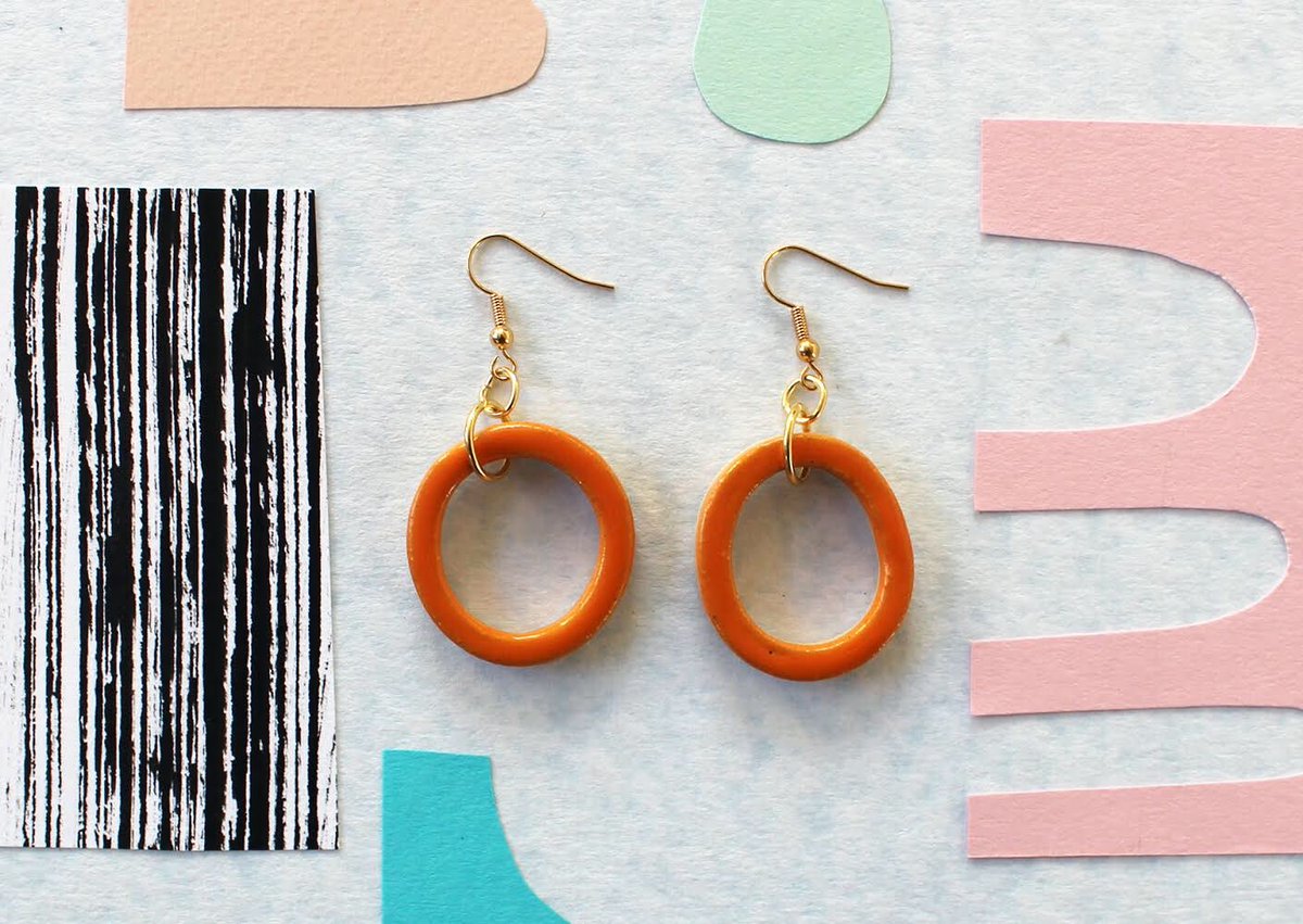 PopUpPrintShop's tweet image. We can’t wait to host @aliyahahussain at our #winterpopupprintshop this Saturday 18th November at @LEAFPortlandSt. Riso print maker and jewellery designer Aliyah creates stunning unique pieces &amp;amp; prints #manchesterprintfair #ceramicjewellery #risograph