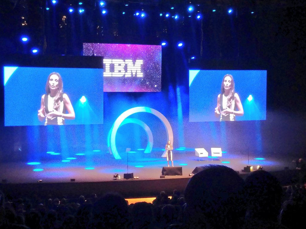 EnriqueITE's tweet photo. @MoniValle presentando el evento #SummitMadrid de @IBM_ES , crack! https://t.co/sP8k6Zdshs