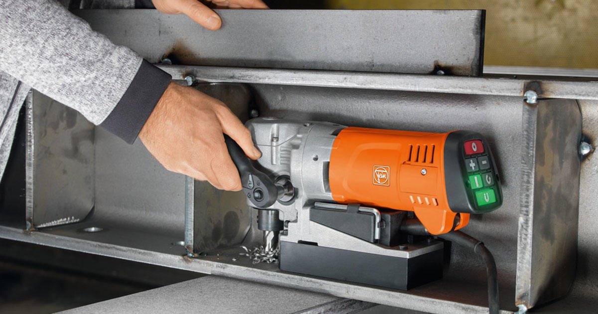 Durch und durch kompakt.
Die neue FEIN Magnet-Kernbohrmaschine KBC 35 ist nicht nur klein, sondern die kleinste ihrer Art - weltweit.