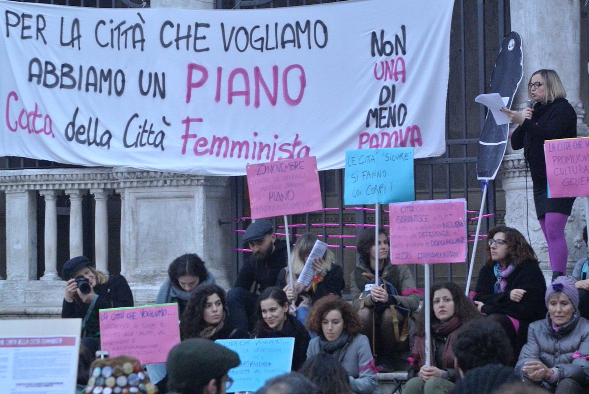 CentroDonnaPd's tweet photo. Presentazione della Carta Della Città Femminista, 11 novembre 2017, Piazza Non Una Di Meno, Padova. 
Ecco la galleria fotografica del Centro Veneto Progetti Donna.
https://t.co/9Ft2dzHjc7
#nonunadimeno #cartadellacittàfemminista #padova #cvpd https://t.co/7v9Q9ufpat