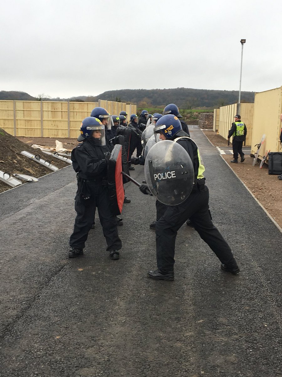 CliveBushMInSTR's tweet photo. Day two, Dogs and baton strikes 💥 #justifiedforce @ASPOps_Training @ASPolice @ASPoliceOST @TriforceDogs https://t.co/ZbsUuEHi5A