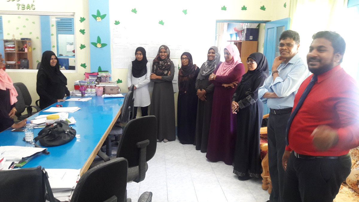 gdh_aec's tweet photo. Teacher educator of @NIEMaldives #Shakeel giving brief instruction about pedagogy to our teachers. @EducationMV @aishathshiham @MohdShifaz https://t.co/G6aQNNHxX2