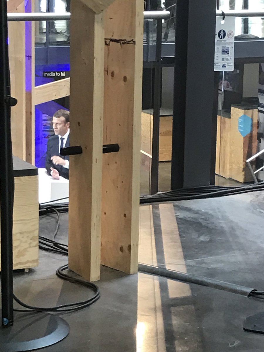 keyuzdesign's tweet image. Monsieur le président dans nos locaux à la #PlaineImages et si nous réinventions la ville grâce au design? #wdc2020 #DesignThinking #Cocreation