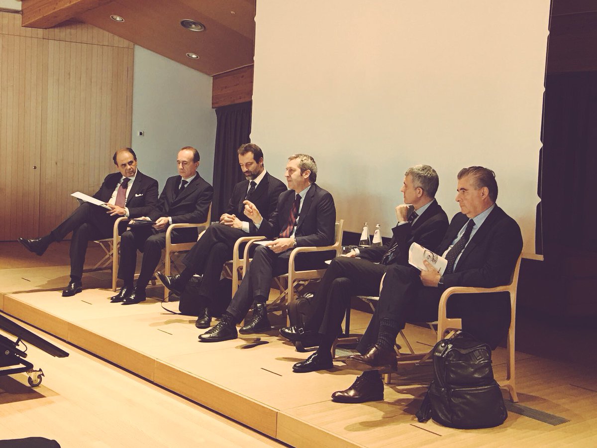 bendellavedova's tweet photo. A #Milano @vercapitalsgr Investors Meeting per parlare di investimenti in #Africa, nuova frontiera sviluppo #energia #rinnovabili @eni https://t.co/TjwGw0P62z