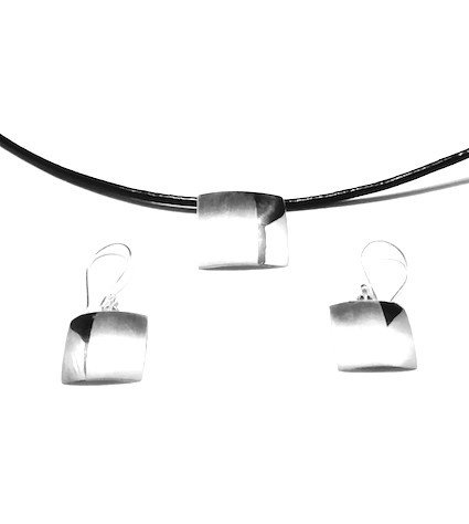 MU Sieraden tweet media