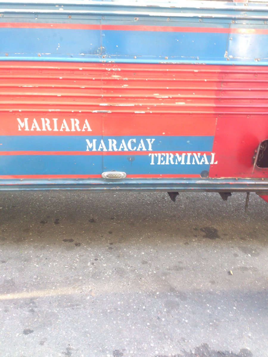 concepcionjos1's tweet photo. @mariasan8 @MARACAYACTIVA Buenos días así amanecimos Autobuses d mariara cobrando 1000 bs en el limón https://t.co/kj5c2hnytE