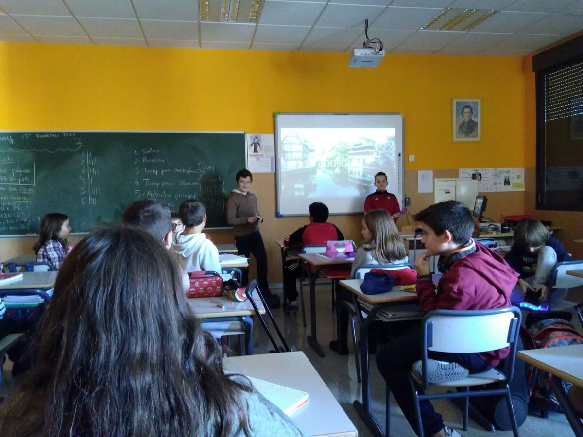 maristas_sarri's tweet photo. #Francés 5 Primaria 🇫🇷 |  Buscamos información sobre las ciudades más emblemáticas de #Francia, las presentamos a nuestr@s compañer@s y debatimos sobre diferentes aspectos y diferencias culturales https://t.co/qEwbqjmpYX