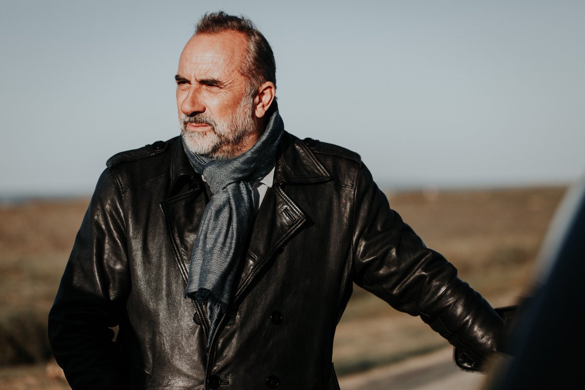 MediawanFr's tweet photo. Un très bel anniversaire à @Antoine_Dulery, à retrouver très bientôt dans un nouveau volet de Crimes Parfaits, produit par Ango Productions, sur @France3tv 🎈 https://t.co/tf1vMDWj9K