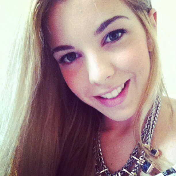 CFORocioAragon's tweet photo. Adoro su sonrisa👑👠 https://t.co/1tcntSUn5u