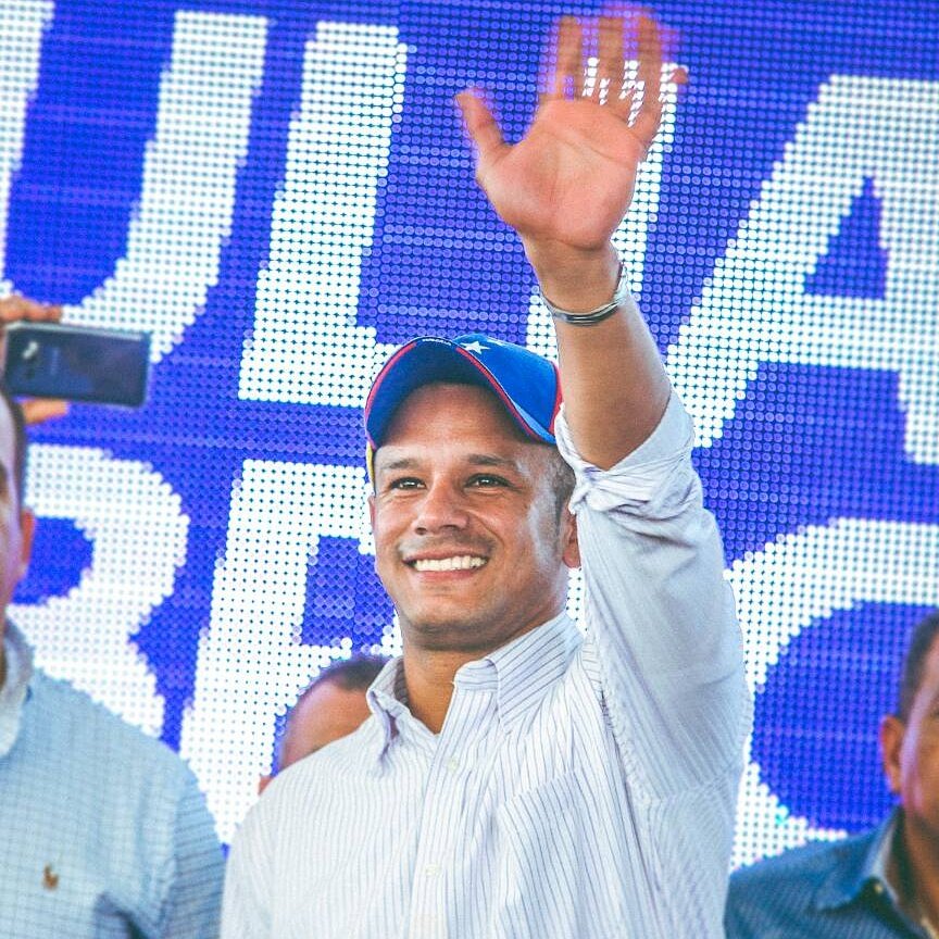 GuayanaGrande's tweet photo. Vamos junto a @JulianBriceno por la Ciudad Bolívar que nos merecemos.

La democracia se defiende y se lucha en elecciones por eso #YoSíVoto

#ACiudadBolívarPonleCorazón

#JuntosSomosLaFuerzaDelCambio https://t.co/5Ex6ZfGsxl