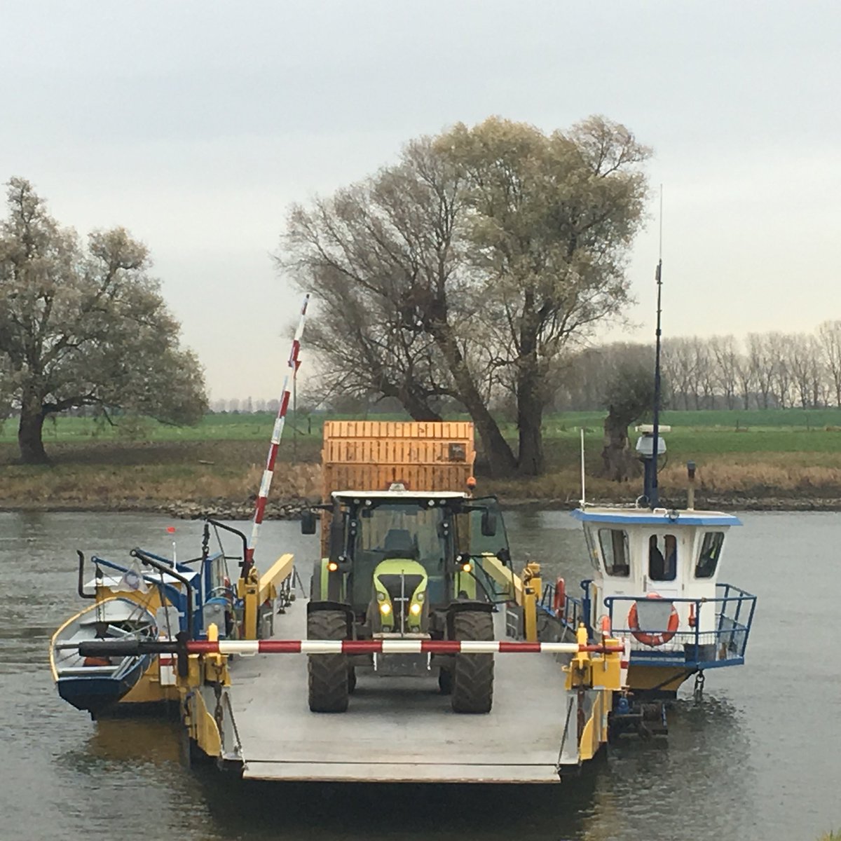 MTransferro's tweet image. Soms weet je gewoon dat je dag goed is. #watisnederlandmooi #dewijzenkwamenuithetoosten #opwegnaar @HCINL