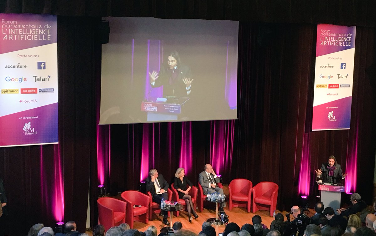 navY's tweet photo. .@VillaniCedric: les besoins d’explication &amp; de formation sont fondamentaux pour les experts, les décideurs et les citoyens #forumIA #IA #IntelligenceArtificielle https://t.co/nCpq7r7v7D