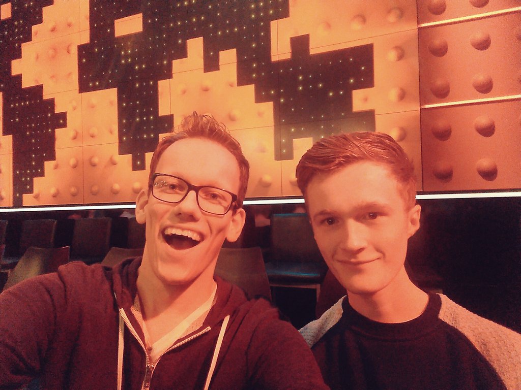 Avondje @dwdd met held <a href="/CKleemans/">Christijn</a>!