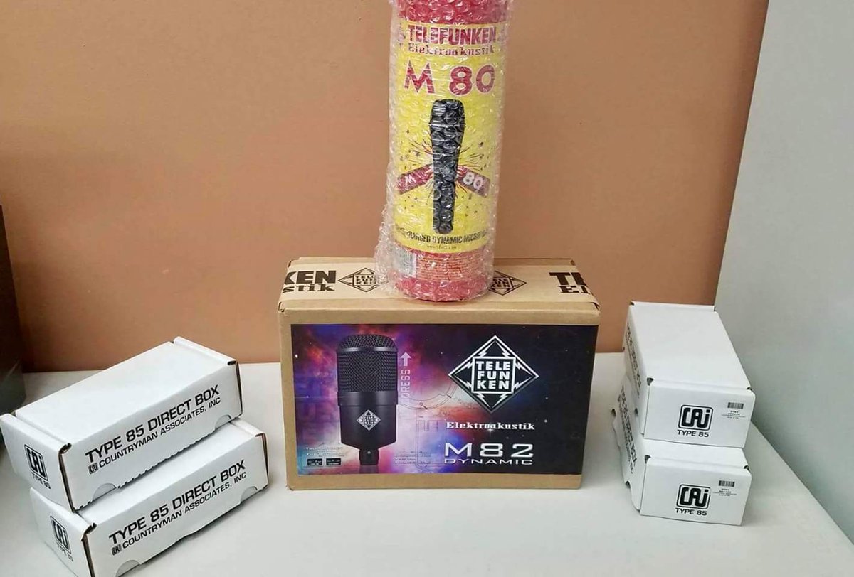 vg_deluxe's tweet photo. Llegaron!! @TELEFUNKEN_Mics #M80 #M82 @CountrymanAssoc #DirectBox @jcvm81 @mikeriosc @vg_deluxe https://t.co/YgZQKaVR4m