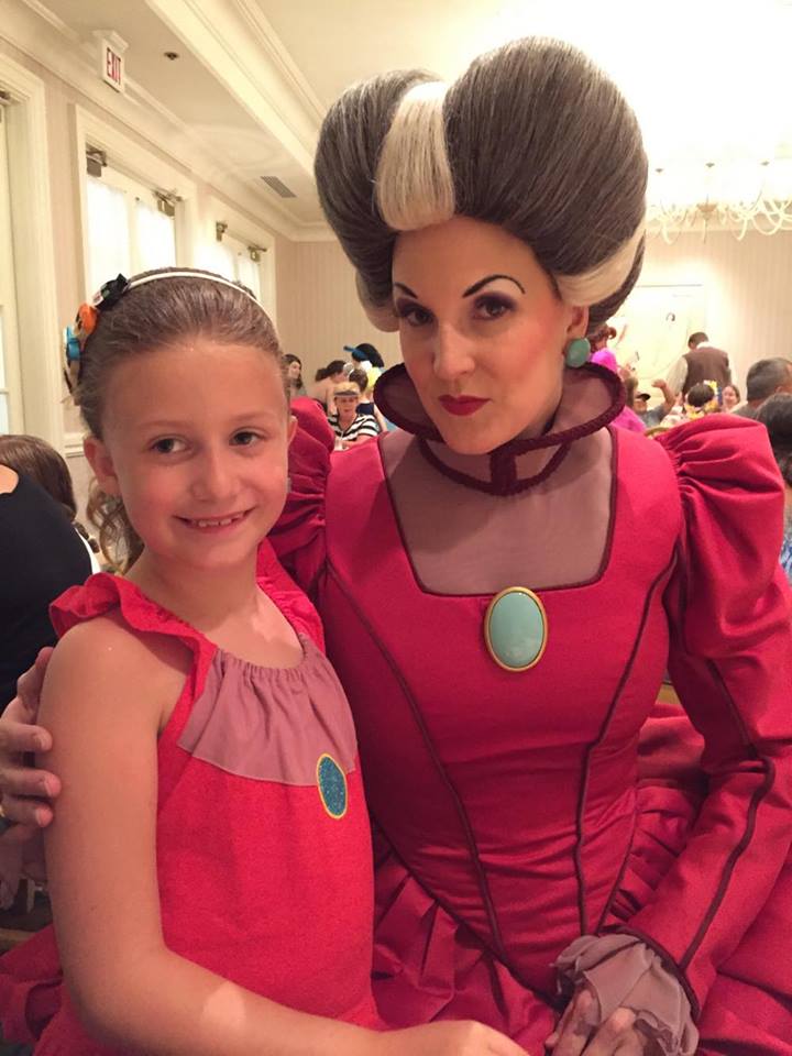FairyGdMtherMKD's tweet photo. MKDs love everyone, even the "bad" guys. #wickedstepmother #Stepmother #Disneyland #Disney #Cinderella #BeYourself #BeStrong #BeYou #special #carousell #tinycosplay #disneydounding #parkfare @Disney @TheDisneyMoms Come follow us for more. https://t.co/XJFGlx3SLP