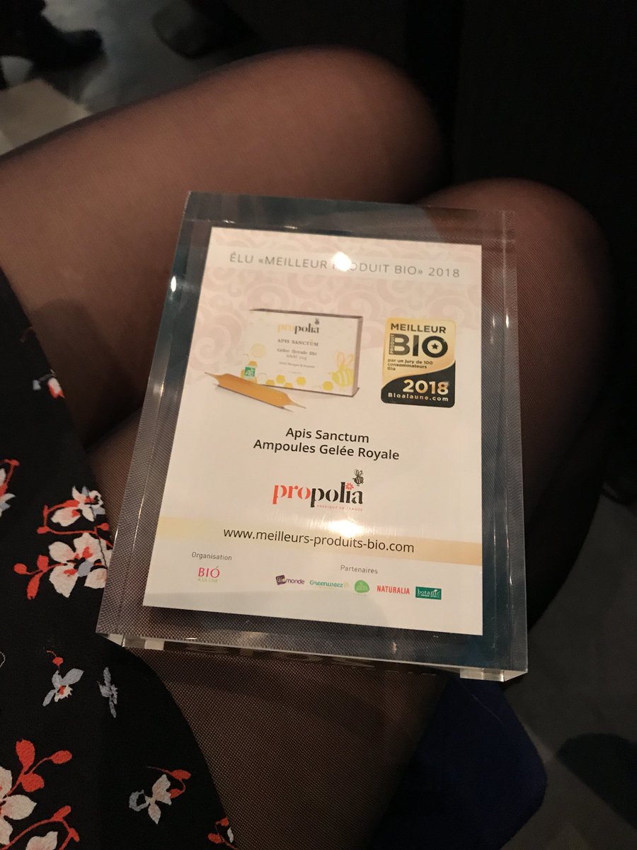 PropoliaFrance's tweet photo. 😭😭😭 on est tellement heureux. On est premier !! Grâce à vous. #MPB2018 encore un ! https://t.co/0AZ2hXkFw3