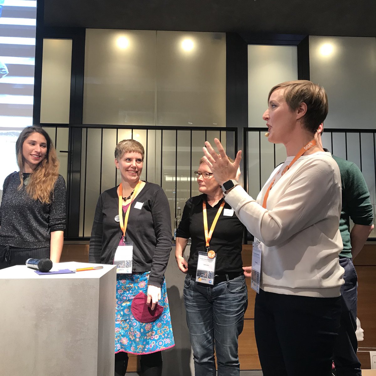 dgfp's tweet photo. Ein Wagen voller Ideen und Inspiration! #HRlich! #DGFPlab Danke! https://t.co/SU6uJKrYy5