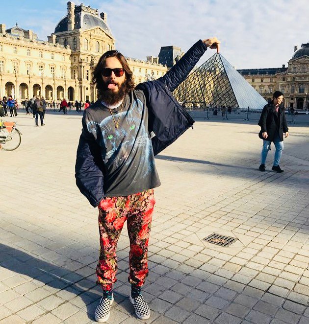 JaredLeto's tweet image. Bonjour Paris 😘