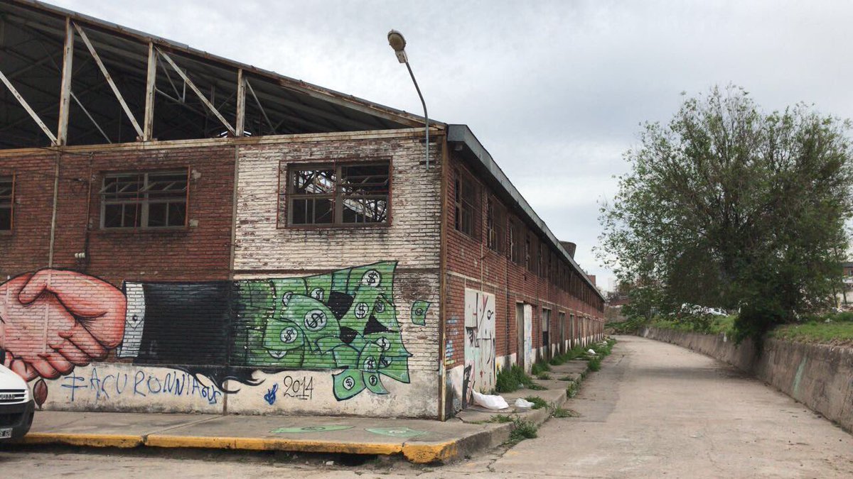 JuanNegri's tweet photo. Hoy presenté un proyecto que declara de utilidad pública y sujeto a expropiación los viejos galpones del Ex #Mercado de Abasto de la #Ciudad de #Córdoba con la finalidad de crear un mercado de venta de productos alimenticios y establecimientos #gastronómicos. https://t.co/PraDL4Ufxs