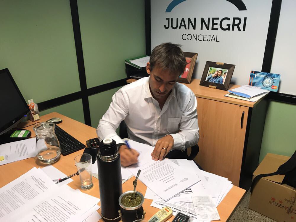 JuanNegri's tweet photo. Hoy presenté un proyecto que declara de utilidad pública y sujeto a expropiación los viejos galpones del Ex #Mercado de Abasto de la #Ciudad de #Córdoba con la finalidad de crear un mercado de venta de productos alimenticios y establecimientos #gastronómicos. https://t.co/PraDL4Ufxs