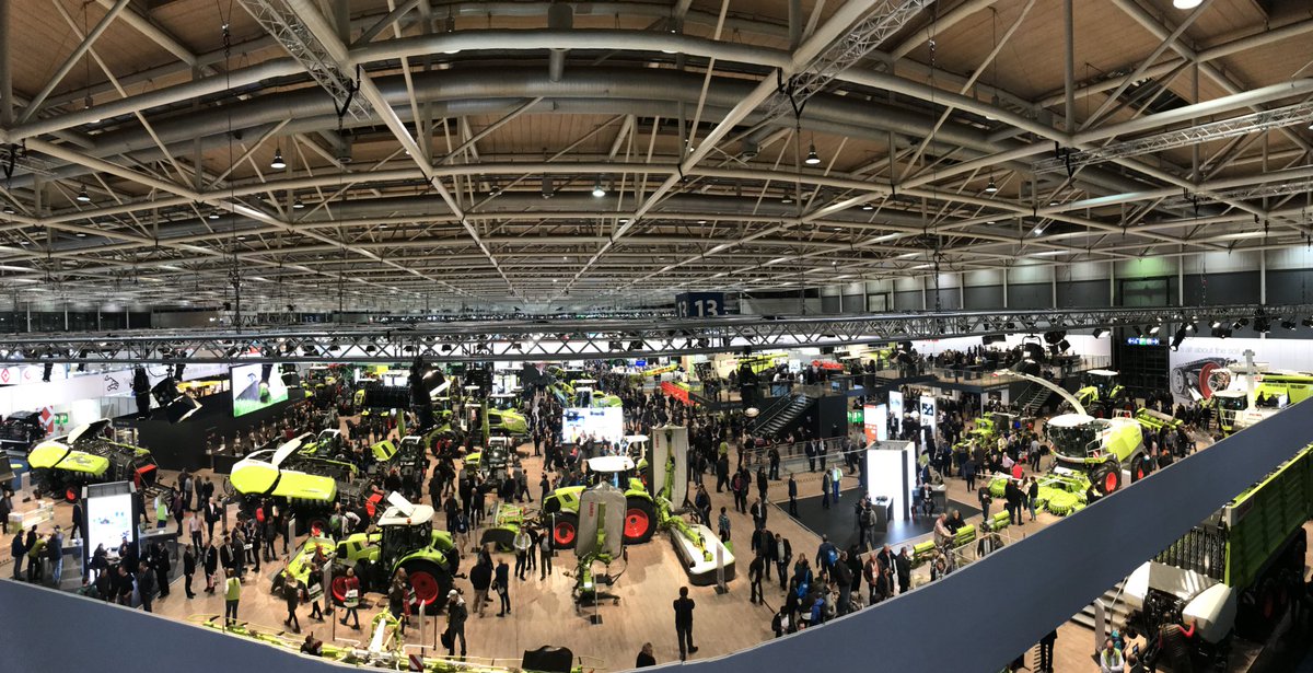 CLAASFrance's tweet photo. Agritechnica 2017. Hall 13. 💪🏻😉 https://t.co/MFl9EOdwAb