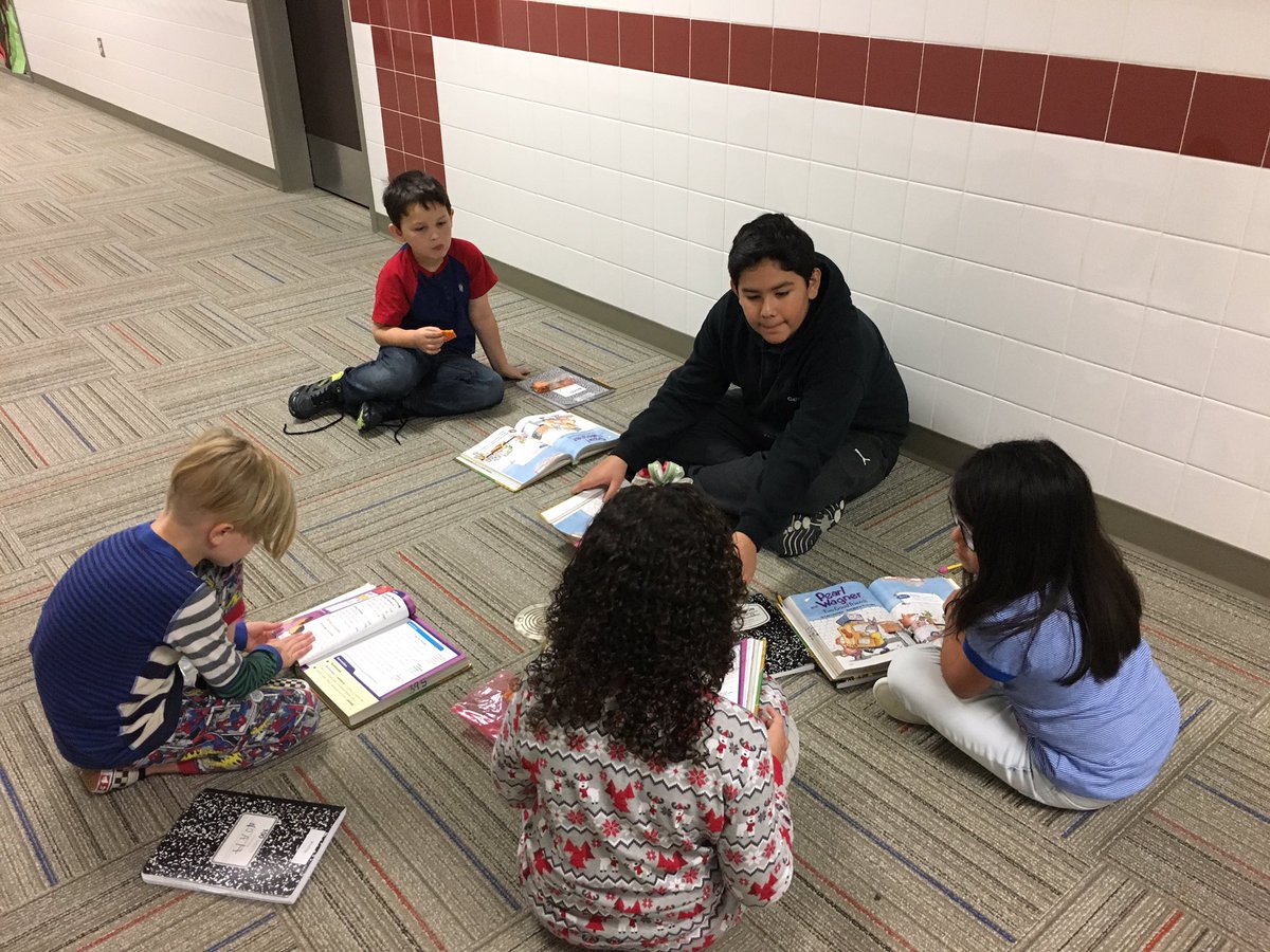MrsSchoppRMS's tweet photo. #DayofService2017 #givingback #learningishappening @ProsperRogersMS https://t.co/i5WMN4djHZ