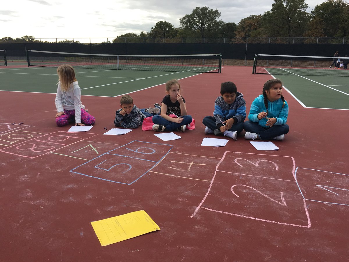 AMS_McCarthy's tweet photo. More of the OLC with Mambrino 1st grade today! https://t.co/heQLCLYgzA