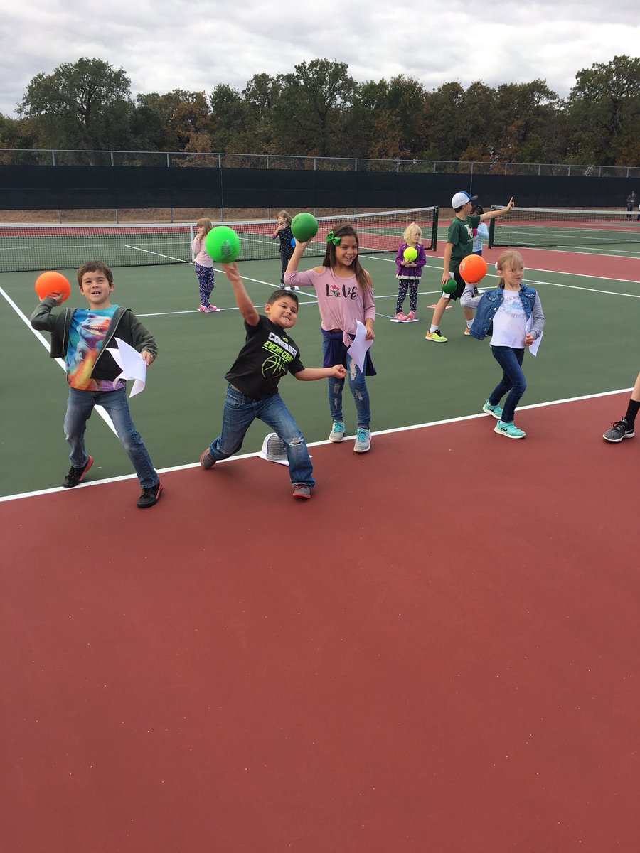 AMS_McCarthy's tweet photo. More of the OLC with Mambrino 1st grade today! https://t.co/heQLCLYgzA