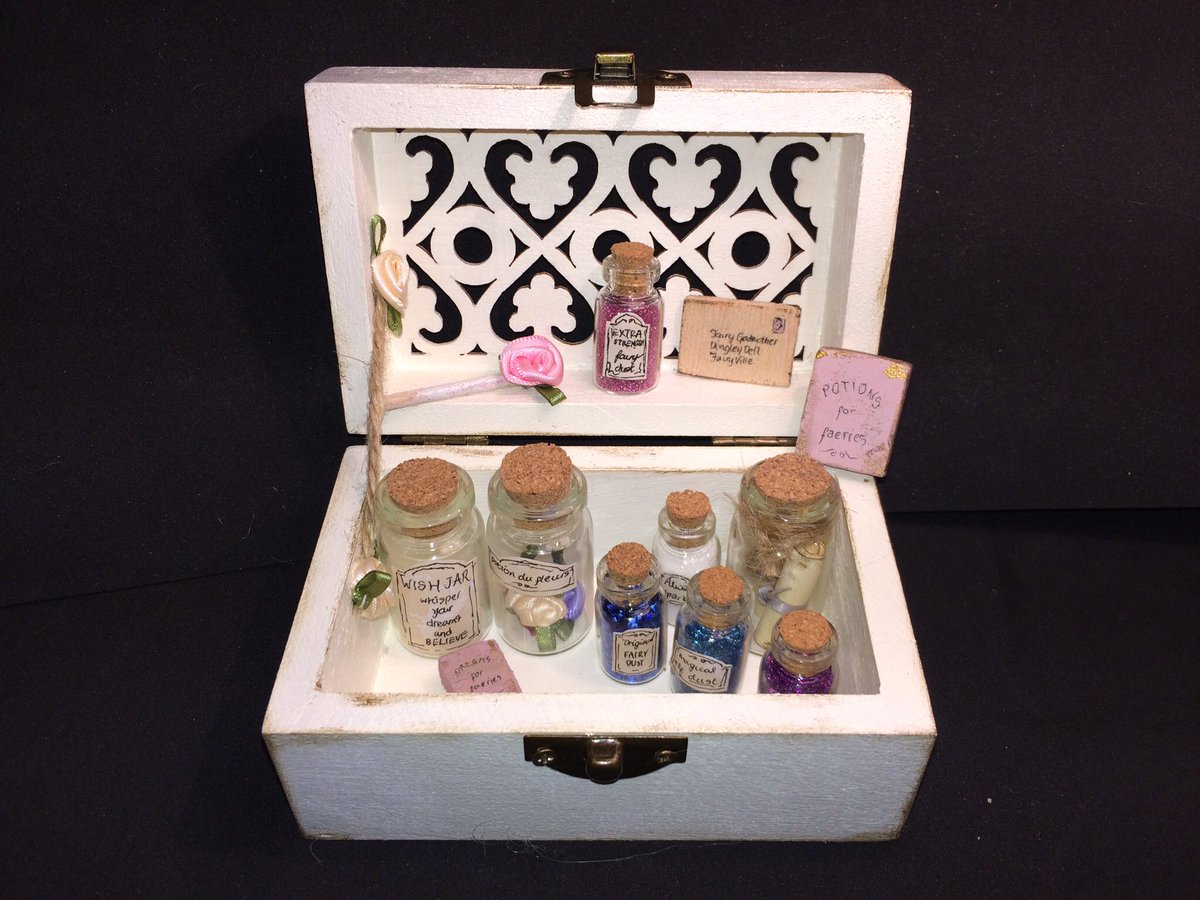 Announcing the winner of our #freebiefriday adorable #fairy treasure chest. Its Kim!😄 Congratulations , we hope you have a wonderful wedding