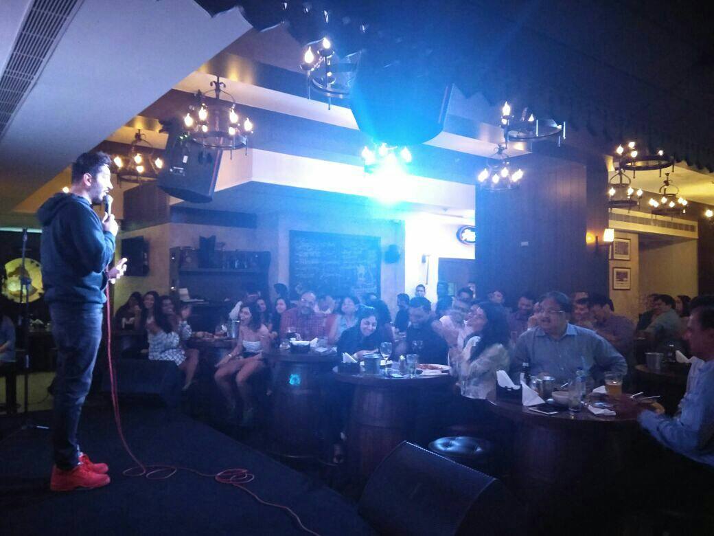 TheEntFactory's tweet photo. He is hilarious, he is handsome, he is none other than @nitinmirani
Tonight's act - One word - Housefull.
Hosted by #ManuGupta at @StablesIndia. https://t.co/Xl2cD9BGk5