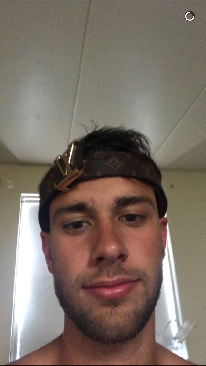 AlongeAlex's tweet photo. HAPPY GDAY to my best friend #twenties #laboi go have fun tonight @bduff440 https://t.co/lmSluTjFCx