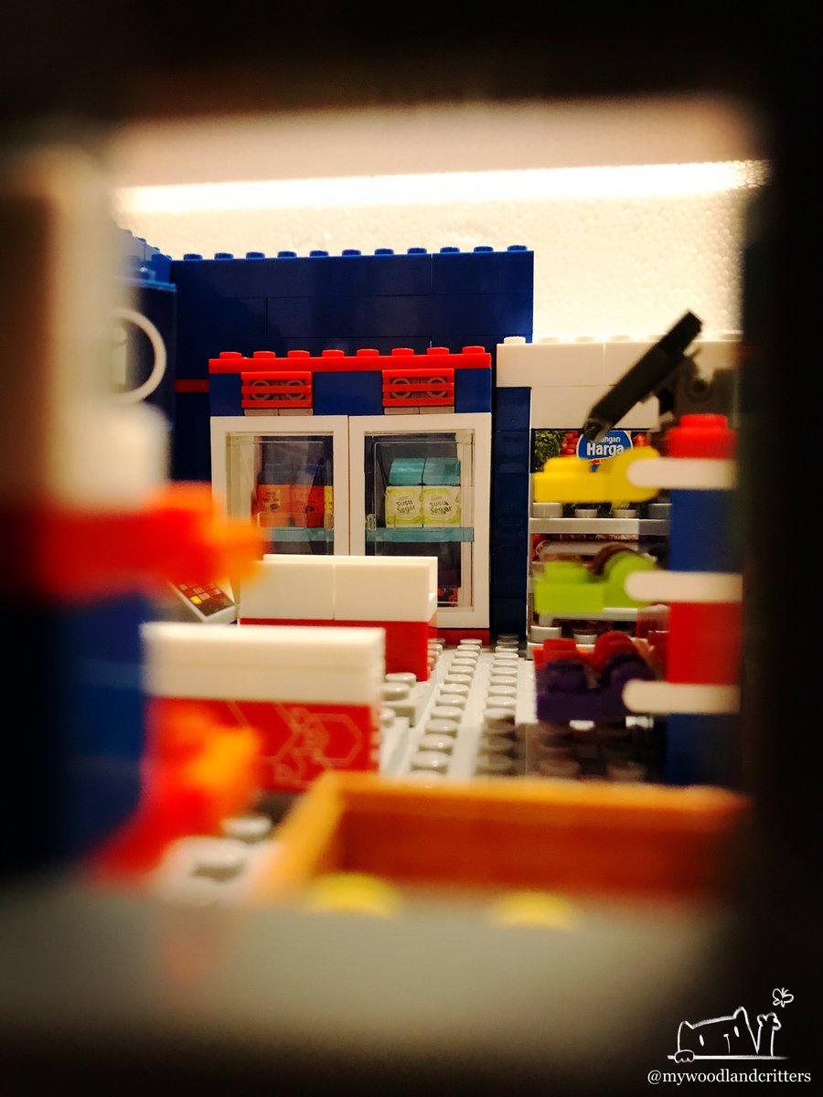 JeanSim14's tweet photo. #Miniature #iPhonePhotography #ToyPhotography #BrickPhotography #Toystagram #Brickstagram #InstaToys #InstaBricks #MyTescoStore #Brick #Hypermarket #Supermarket #Superstore #GroceryStore #Store #DeliveryVan #Van #GrandOpening #Welcome #Peek #SneakPeek https://t.co/qTVjpDX4Xj