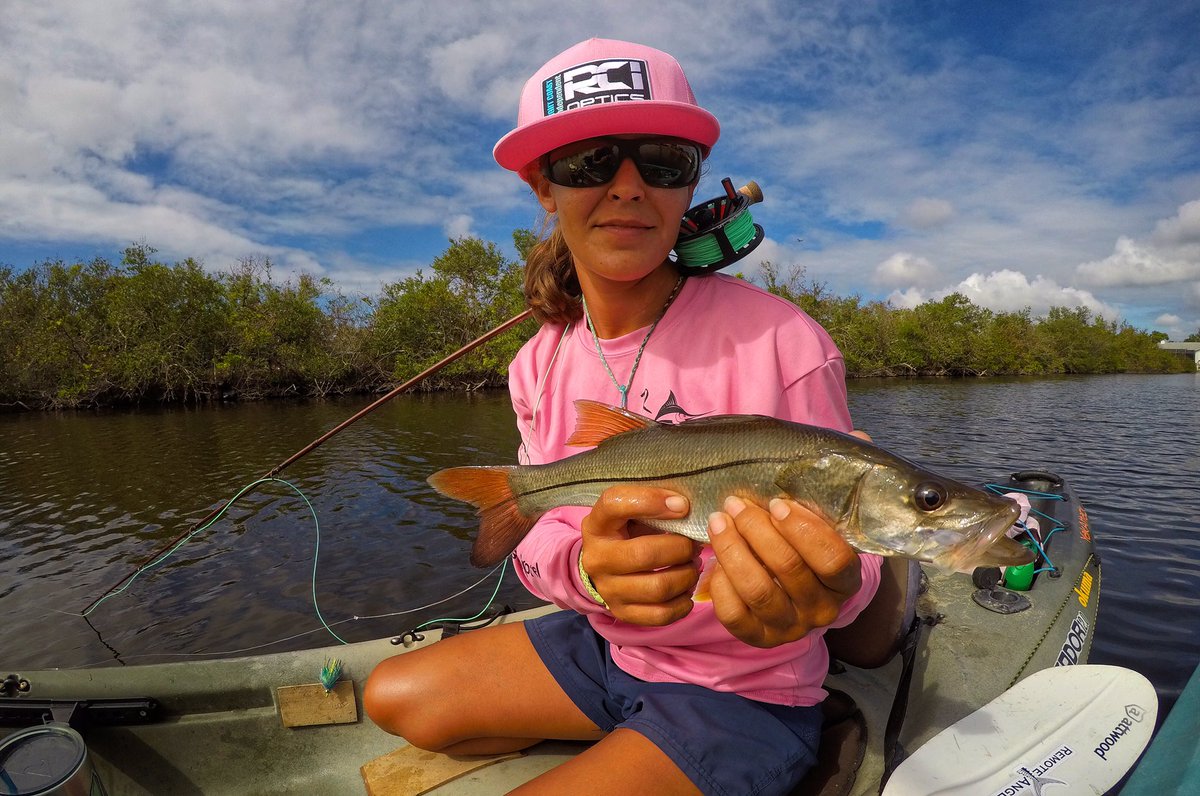 island_angler93's tweet photo. Flats were blowing, took it to the backwaters. Love playing with these little guys! #snooklets #girlswhofish #lifeonthefly #yakfishing https://t.co/yWFokfe5bx