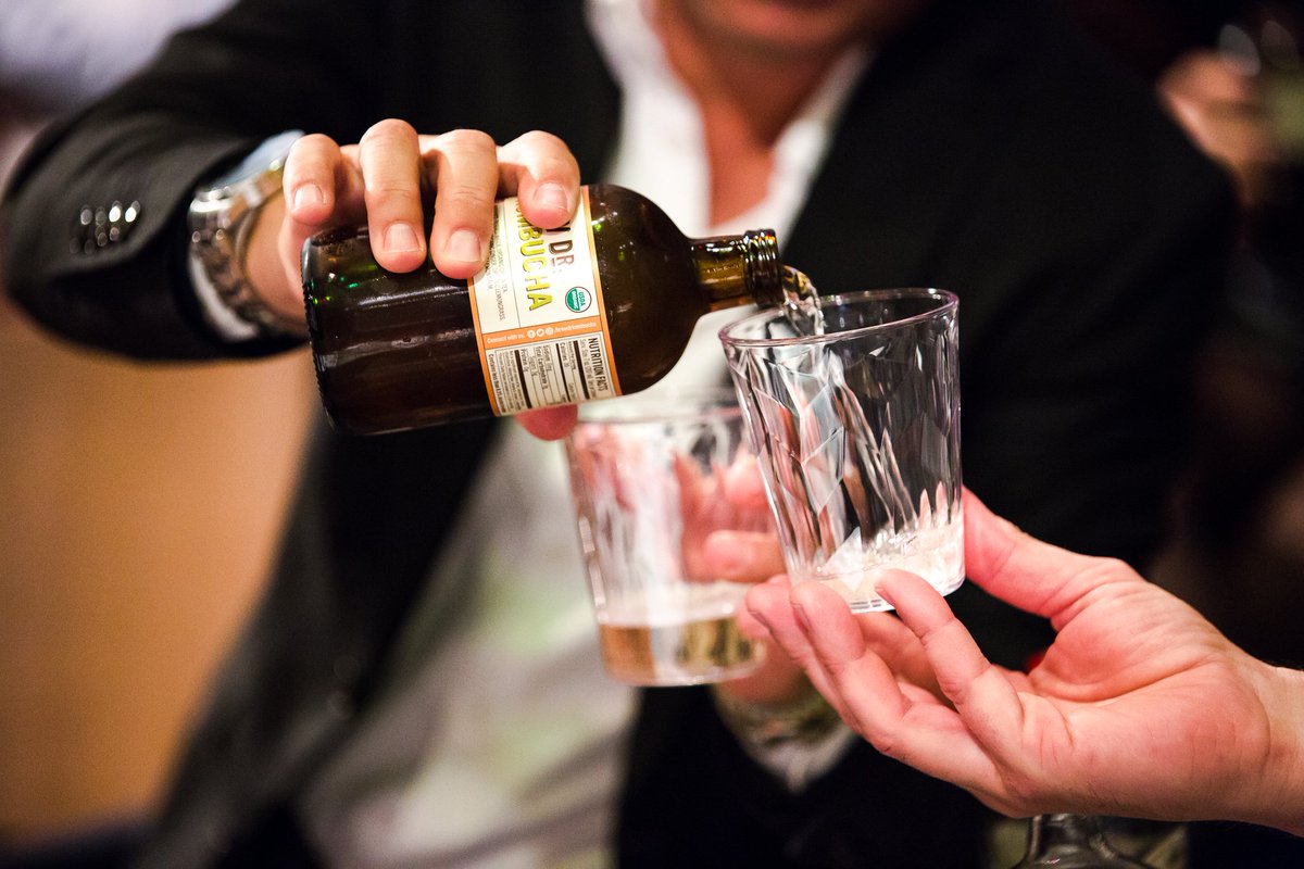 #Kombucha - gekoelde en gefermenteerde #thee - zie je steeds vaker verschijnen op de drankenkaart. Nog meer 'on trend' #dranken dit najaar? magazine.drinkinspiration.nl/nl_NL/4728/718…