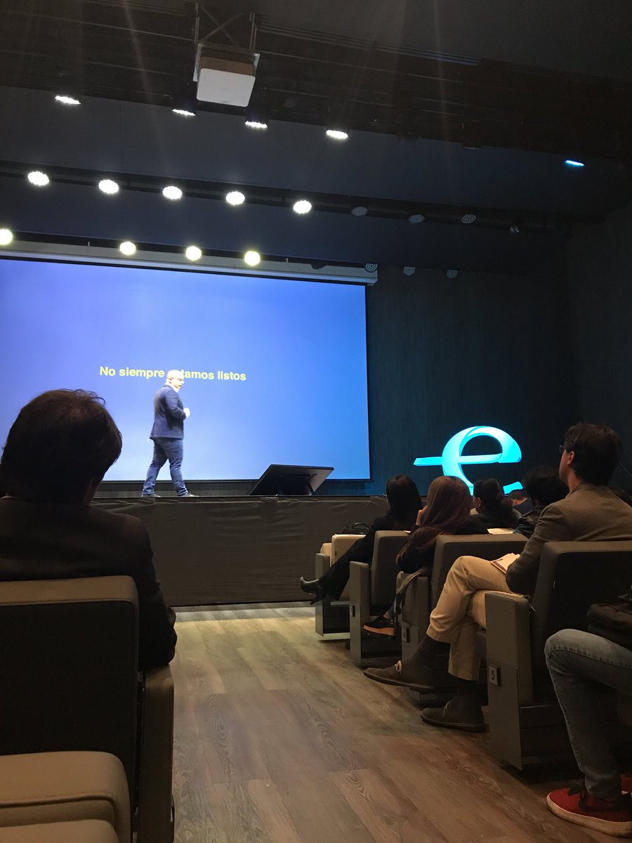 ccesargarcia1's tweet photo. #endeavorcol #InspireTalks Emprender es el arte de romper la barrera del miedo para construir un futuro sostenible. https://t.co/s1Ae52qPZU