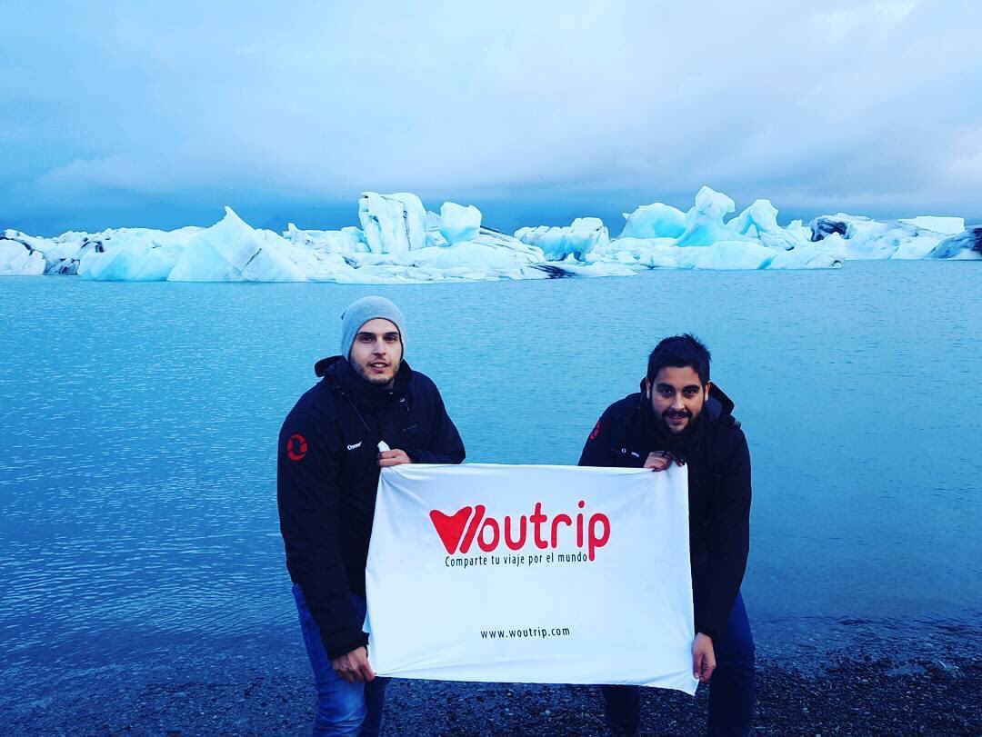 EmilioIndie's tweet photo. Entrando en calor con @ImproVivencia en la #FeriaMurciaEmprende después de pasar frio en Islandia con @WoutripOfficial https://t.co/rDKqsGZ0dv