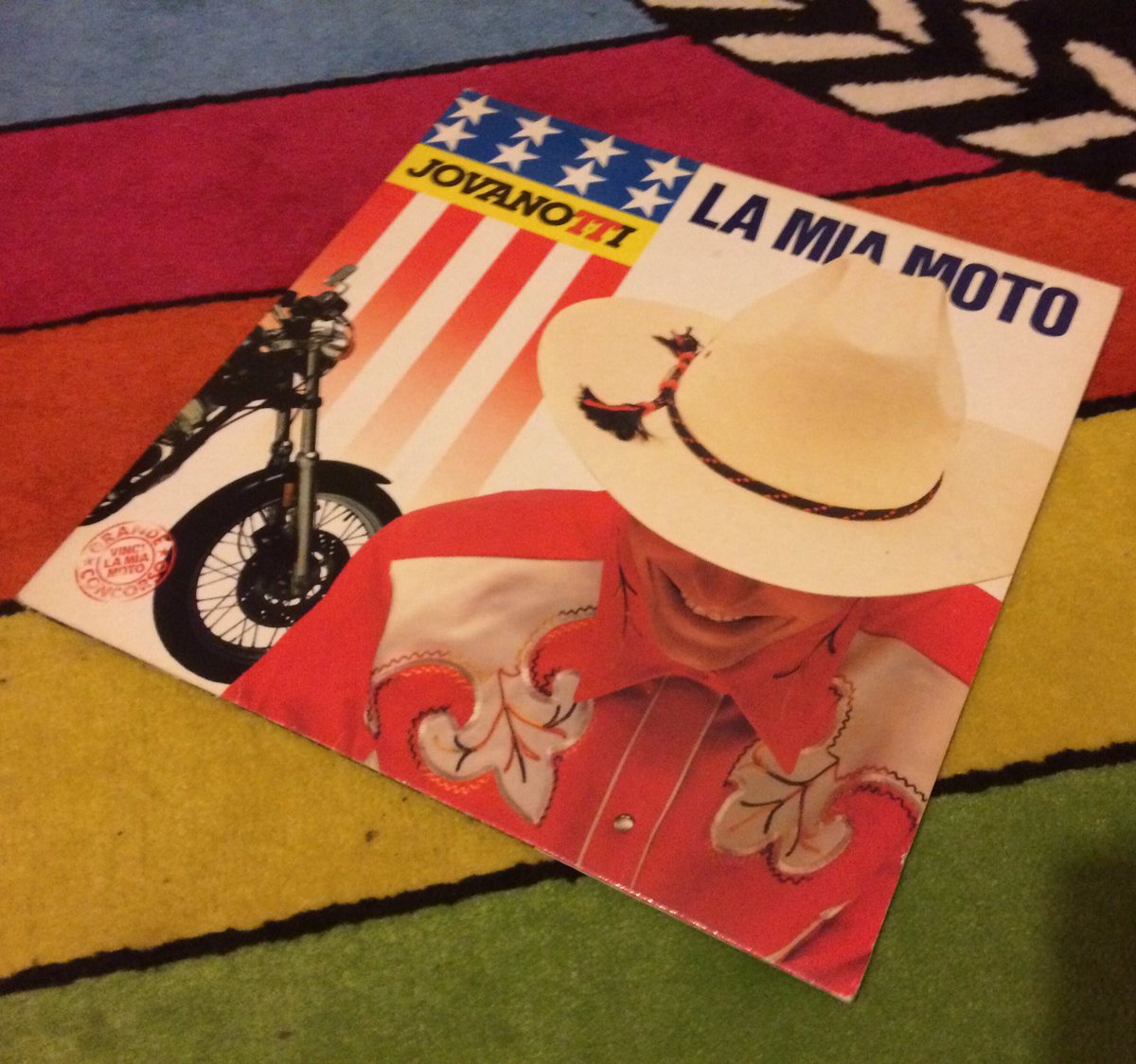 andreavezz80's tweet photo. E poi ascoltando #ohvita pensi che รจ una vita che lo ascolti @lorenzojova #lamiamoto https://t.co/pNlJqfiYxE