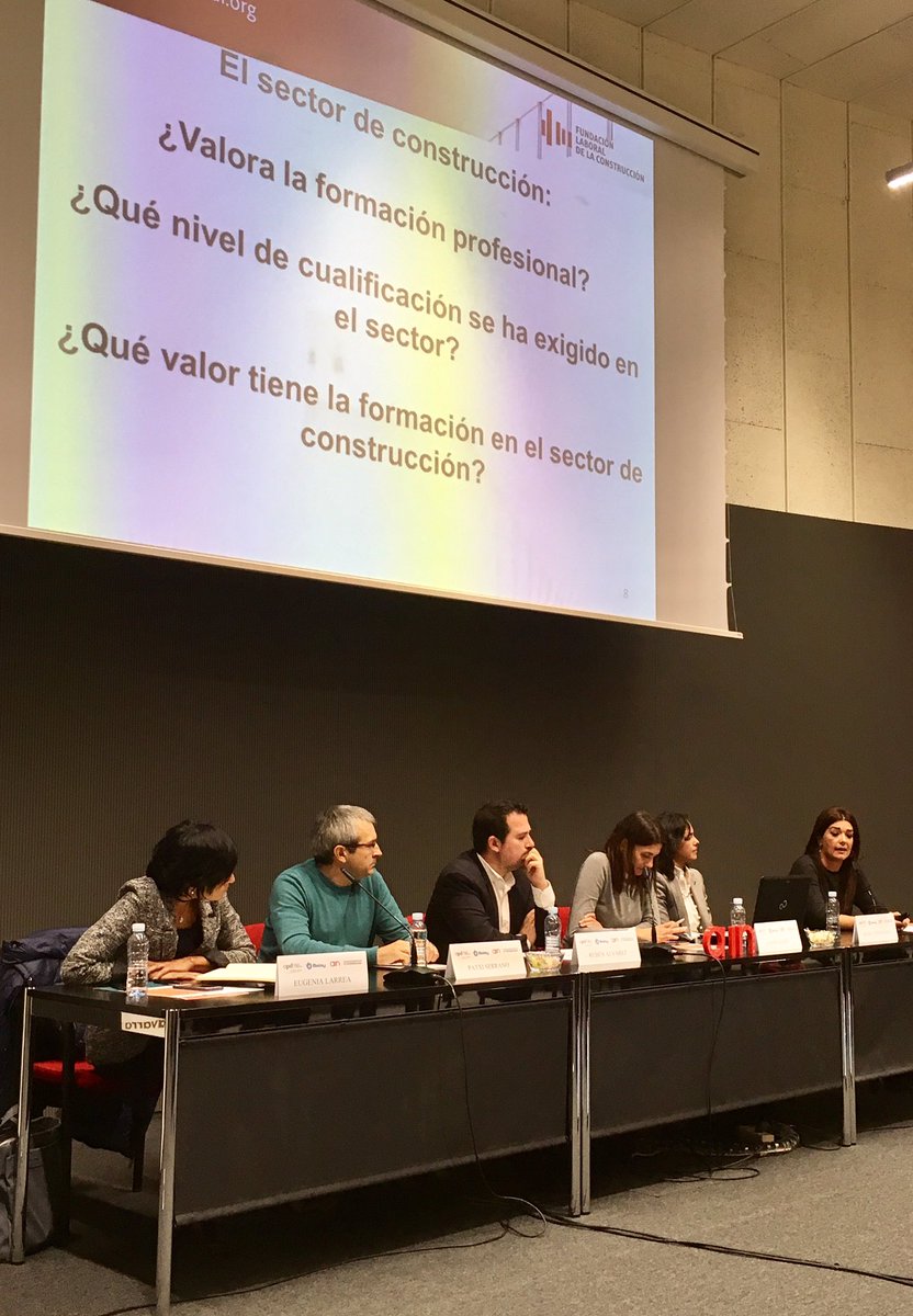 mariasimonma's tweet photo. 🔝Excelente iniciativa de @APDasociacion, @Balay_es, @AIN_Navarra
🔺FPDual Palanca de competitividad para la empresa🔺
Panel Experiencias Empresariales de Formación Dual @educacion_na CIPLumbier, #BSH, @VW_es #VolkswagenAcademy, Escuela Sanitaria #ESTNA, @Fund_Laboral #FLCNavarra https://t.co/VClofEkIKE