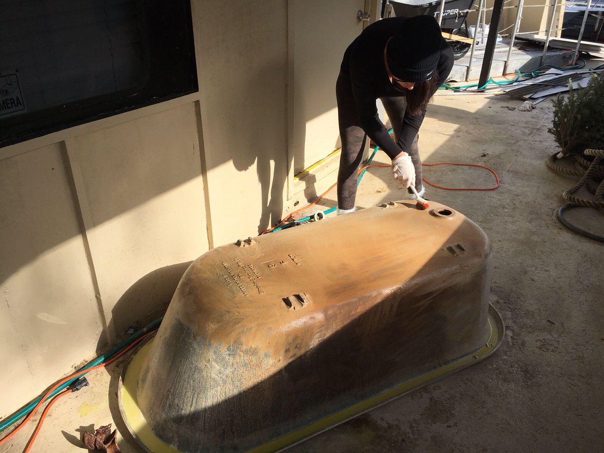 FathomThisFerry's tweet photo. Jan. 2017: Refinishing a 1930’s cast iron tub from a local plantation.  #sideproject #supposedtoberemovingnotadding https://t.co/Bc3FbcuC1I