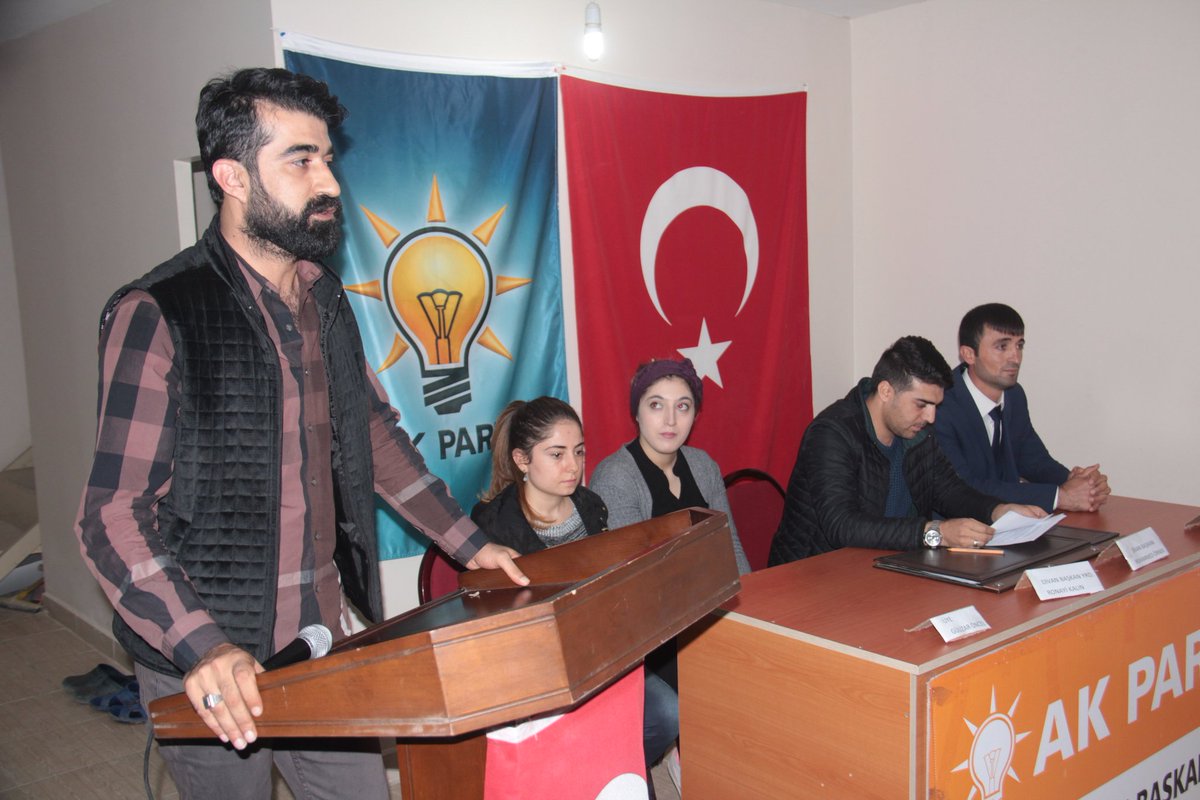 İl Gençlik Kolları Başkanımız Sayın Halil Yomak'ın katılımıyla parti binamızda 5. Olağan Kongremizi icra ettik.

<a href="/mecertas/">Melih Ecertaş</a> <a href="/HalilYomak/">Halil TR🇹🇷🇹🇷🇹🇷</a>