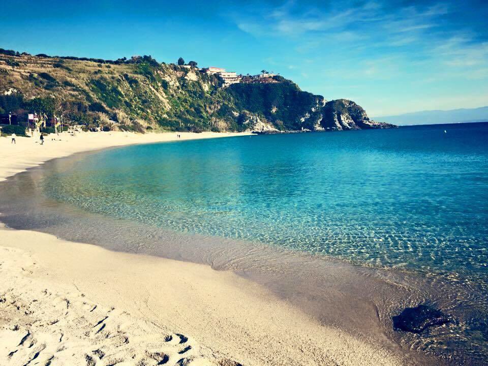 Chloecccmi's tweet photo. If I had a vacation now I would go to the beach and enjoy the sunshine all day!!☀️🏞 #KassnerF17 https://t.co/934I1dTYl8