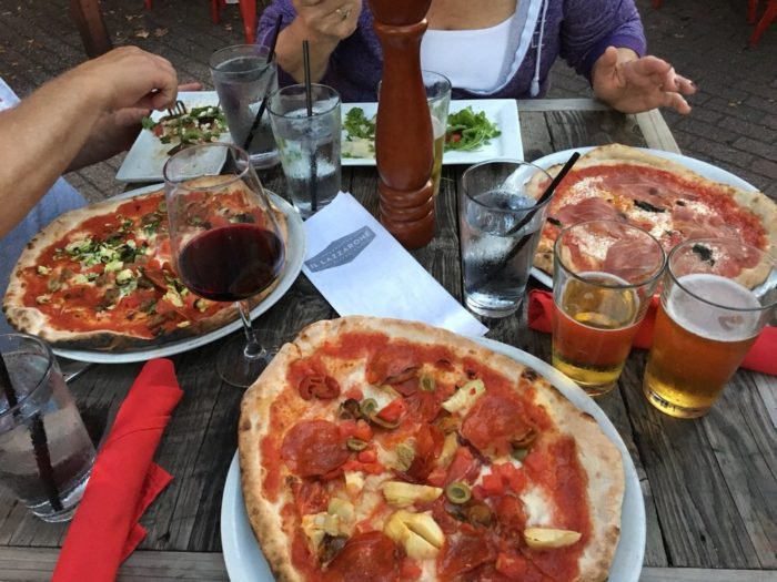 This ultimate "KC Pizza Bucket List" by <a href="/onlyinyourstate/">OnlyInYourState</a> includes GKCRA members Pizza 51, <a href="/MinskysPizza/">Minsky's Pizza</a>, @waldopizza and <a href="/il_lazzarone_kc/">il Lazzarone KC</a>! Full list: bit.ly/2moMvOK