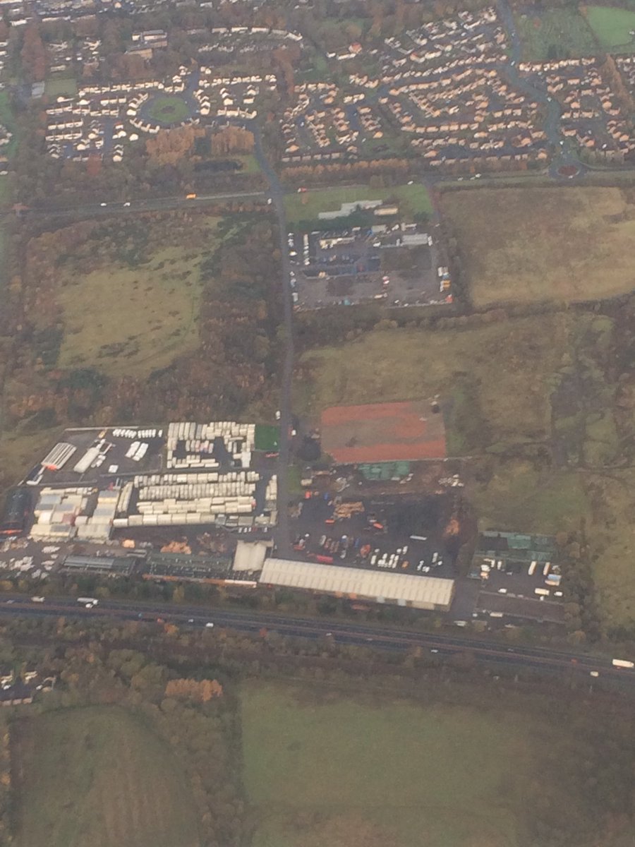 MarkSapinvert's tweet photo. Interesting view of Scotland’s best data centre opportunity showing proximity of M8 #DataCenter #pyramids #digitalScotland https://t.co/Tl0Bj0BlEV