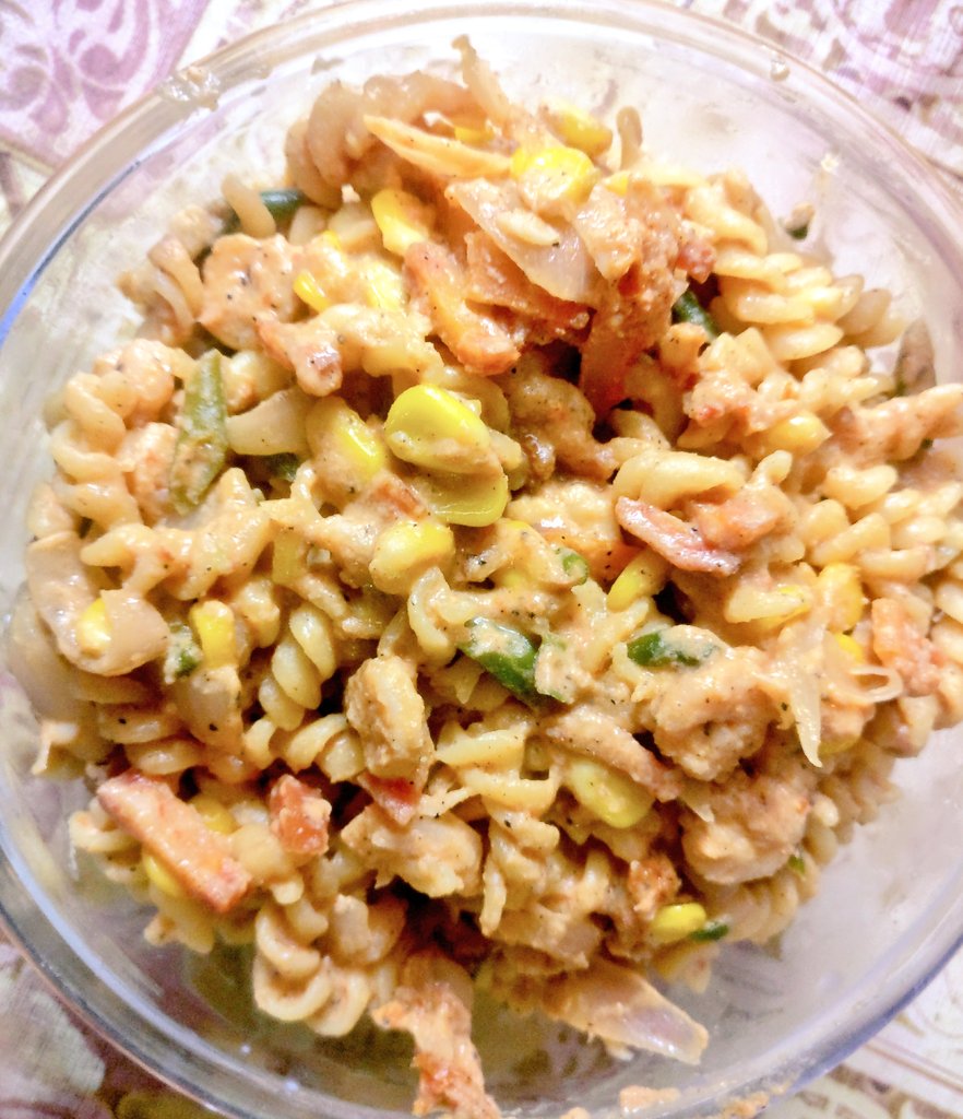 Diary_Chokkotti's tweet photo. Creamy shrimp pasta! Three consecutive experiments. The last 2 were successful, if this 1 becomes too I can call myself a pasta specialist 😎 #SelfProclamation #CulinaryVenture https://t.co/JPjnGGVqrs