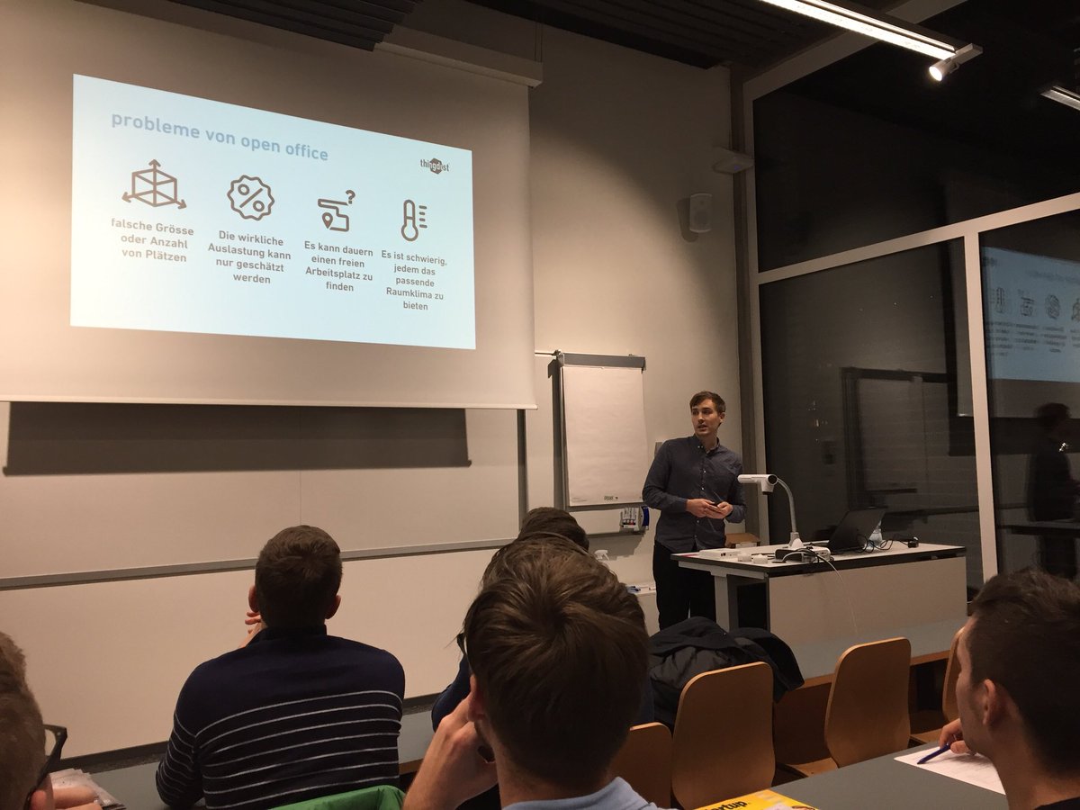 artiazza_com's tweet photo. Super Anlass von @startups_CH an der @hslu in #Rotkreuz mit @thingdust &amp; @artiazza_com. Hoffe, bald viele Studenten als Gründer zu sehen! https://t.co/PbkBtcR4ZH
