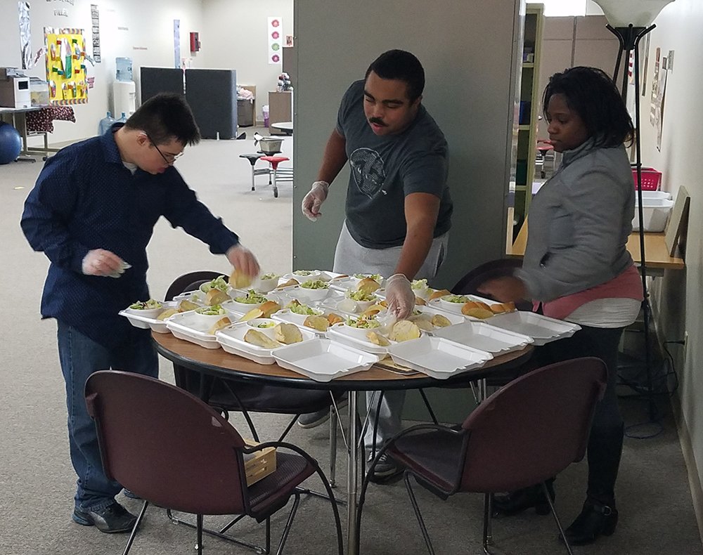 LinnMarCSD's tweet image. A job well done to Linn-Mar's Success Center! The group held a spaghetti lunch fundraiser to help purchase supplies for a greeting card store they plan to start called “Successfully Yours.” #growingtogether