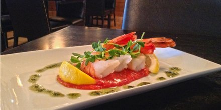 RemysNiagara's tweet photo. Our Jumbo Shrimp Cocktail is the perfect seafood starter! Join us for dinner tonight :D #Remingtons #NiagaraFalls https://t.co/Tbykis01s3