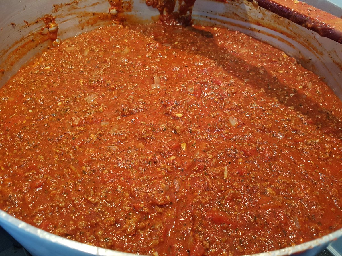 About to simmer my biggest and last batch of meatsauce of the year for my popular lasagna.  Last market it all sold in 29 minutes so I hope it lasts a little longer this Sat <a href="/MarketRegina/">ReginaFarmersMarket</a> #lasagna #homemade #realfood #yqr #easymeals #eatsimply