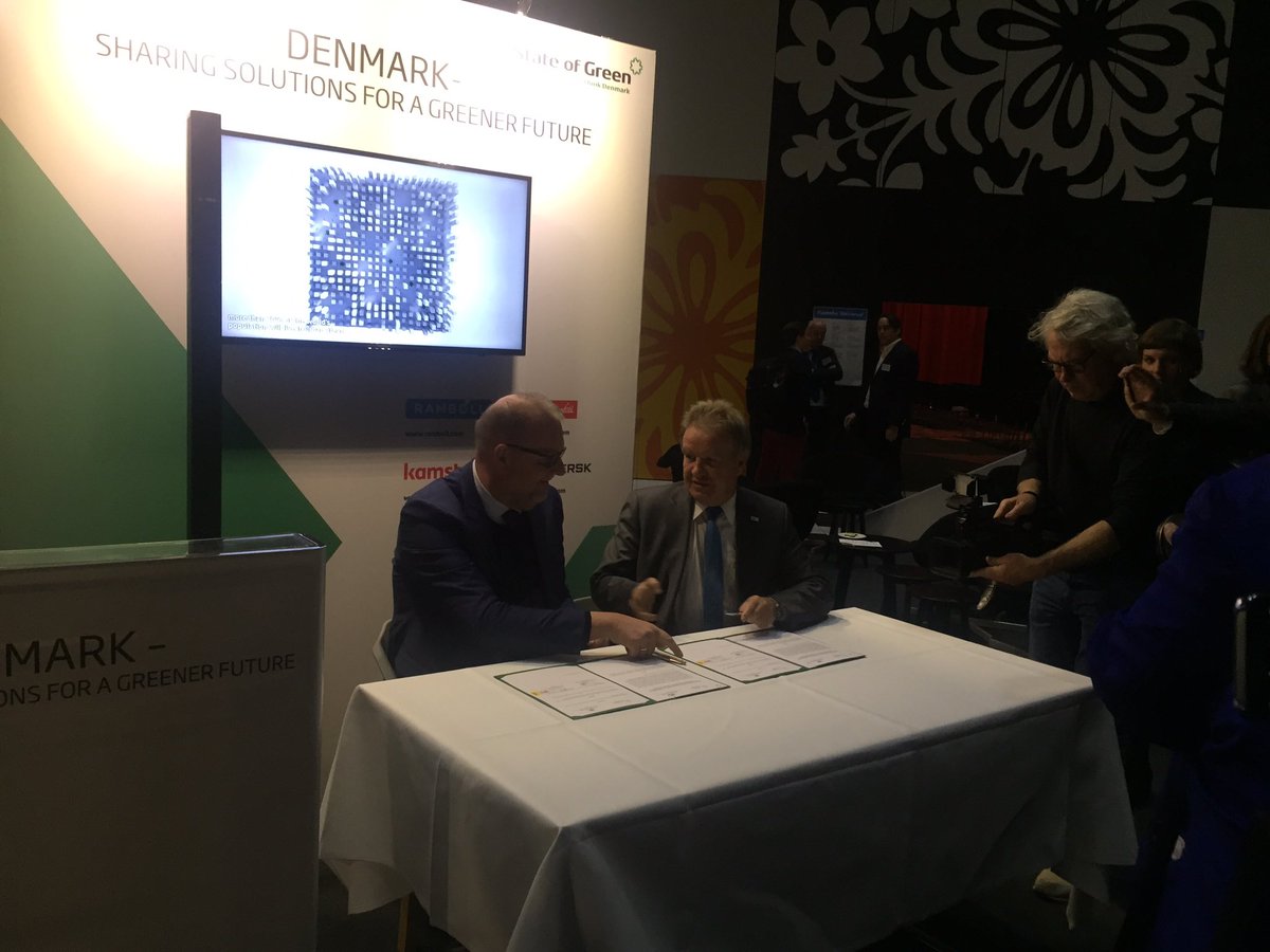 LoneClowes's tweet photo. Sharing best practices at #COP23 @ramboll @larsclilleholt Working together https://t.co/gEAy6z5liI