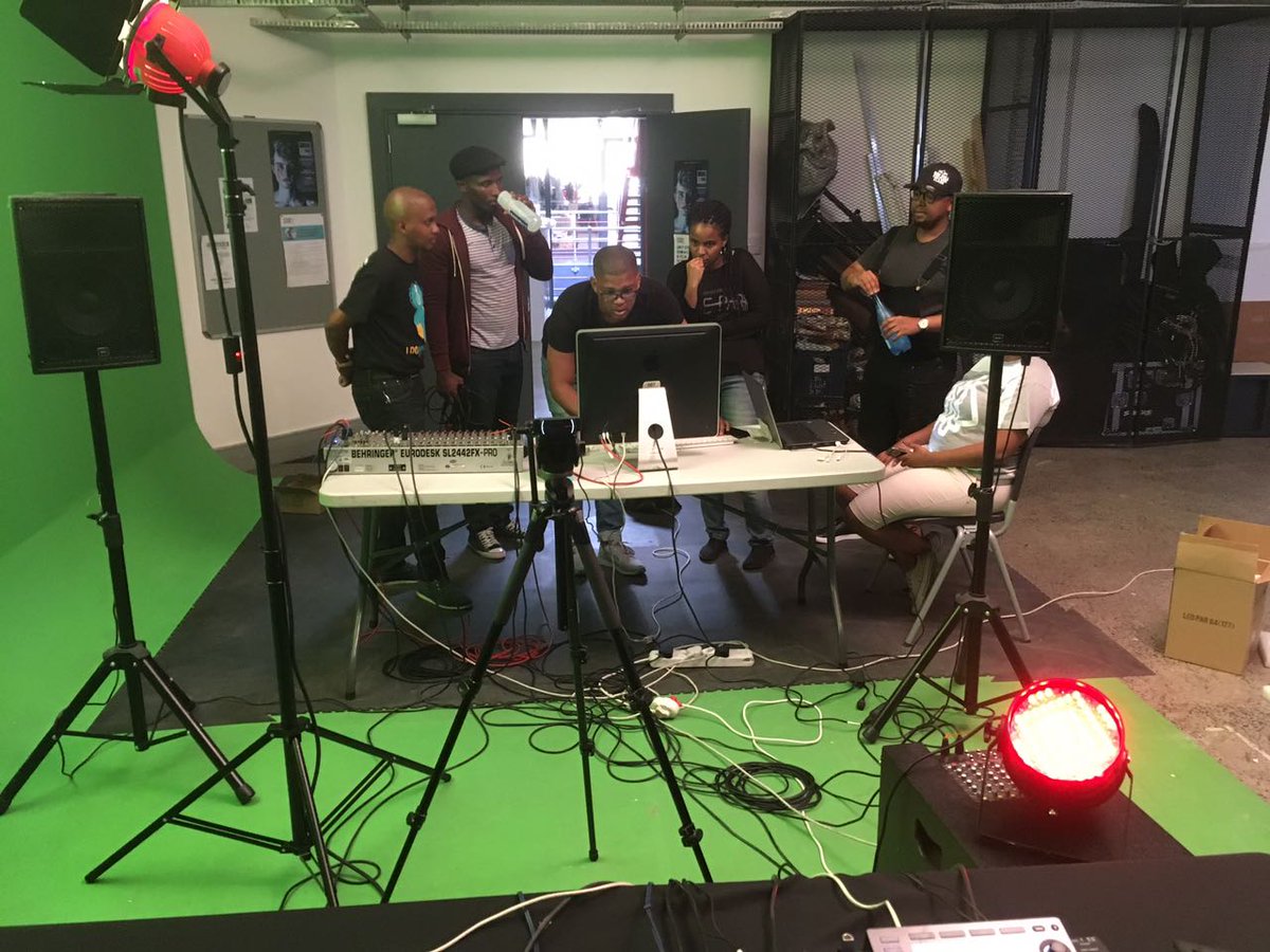 saesouthafrica's tweet photo. Behind the scenes on Friday night transmitting our LIVE DJ mixes with @DiloXclusiv & @thibotazz for our #EvolutionRoom Sessions with @bridgesformusic
#IDoWhatiLove #KnowledgeIsPower https://t.co/xfcBOL5OhS